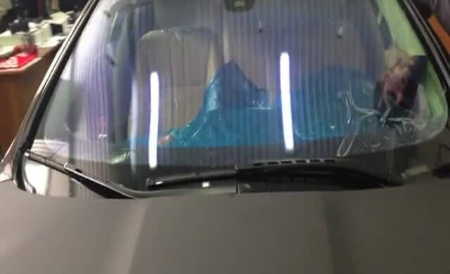 Вздутие атермальной пленки на лобовом стекле автомобиля