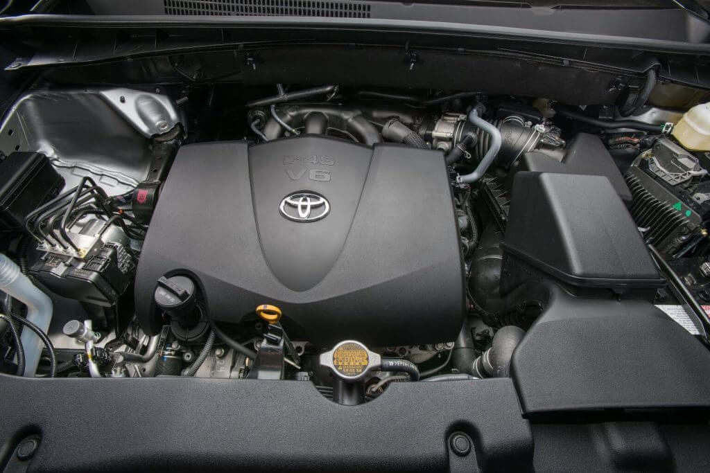 Under the hood 2017 Toyota Highlander