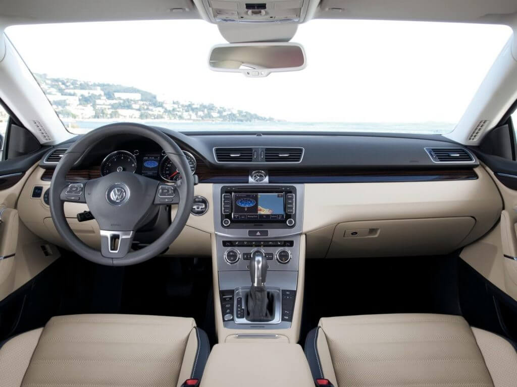Interior Volkswagen CC 2017