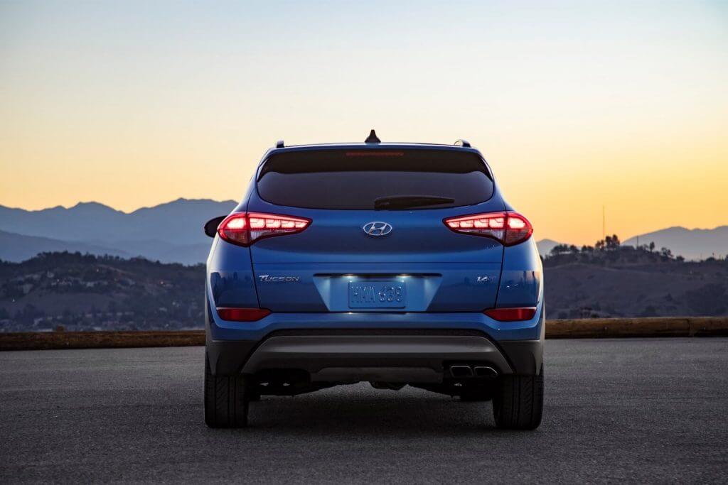 Вид сзади на авто Hyundai Tucson 2017