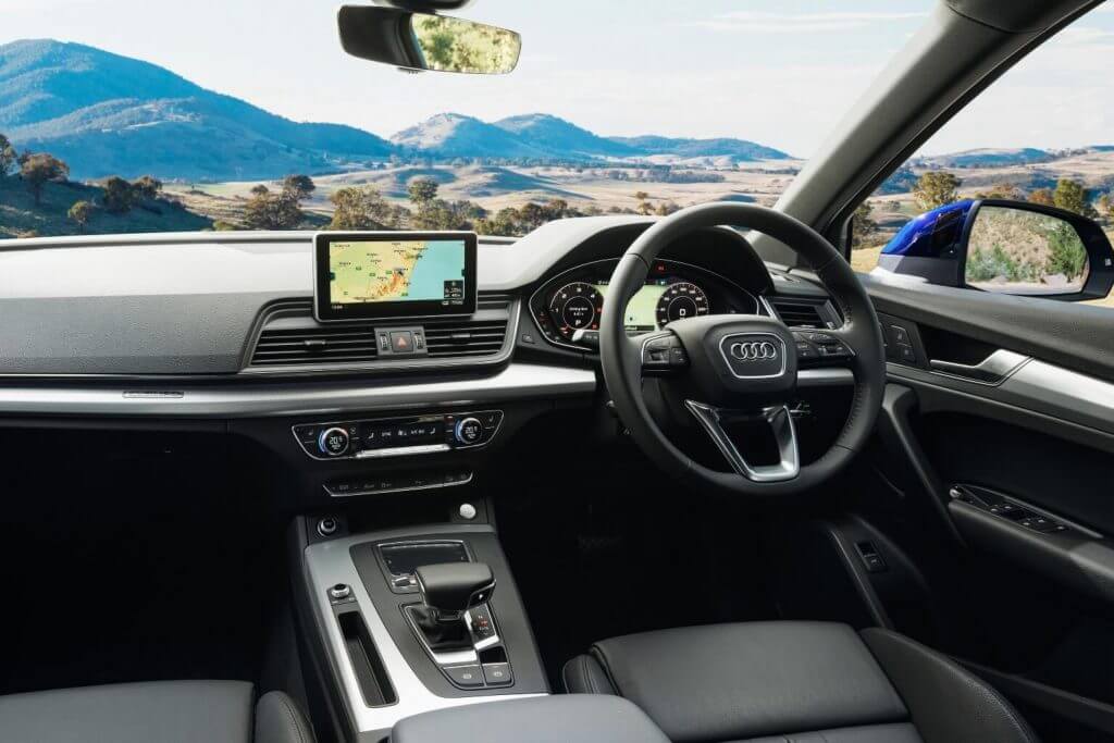 Front panel 2018 Audi Q5 2.0T quattro 