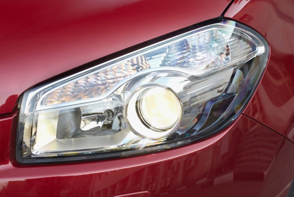 Как заменить лампы ближнего света в Nissan Qashqai? - Nissan Qashqai (J11)
