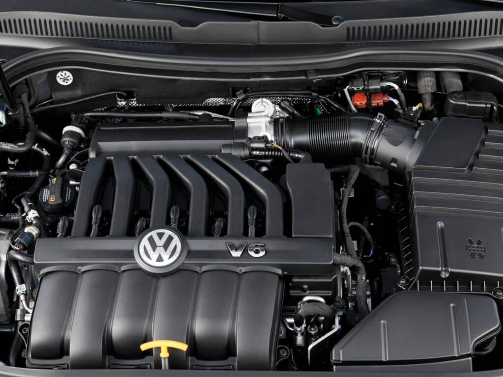 Under the hood Volkswagen CC