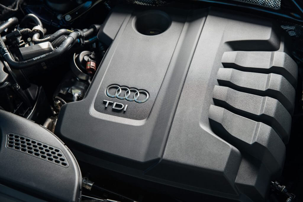 Under the hood 2018 Audi Q5 2.0T quattro North America '2017